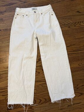Abercrombie & Fitch White Low-Rise Ultra Loose Jeans